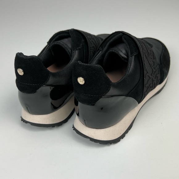 Taryn Rose slip on sneaker Carson Calf suede black rose embossed fabric - Picture 4 of 7